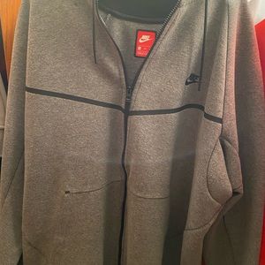 Nike 3XL hoodie zip up sweater like new.